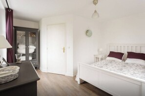 3 bedrooms, free WiFi, bed sheets - Gîte le Camélia (Beuvron-en-Auge)