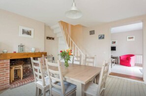 Dining - Gîte le Camélia (Beuvron-en-Auge)