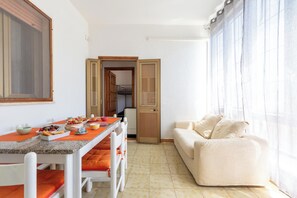 Dining - Il Sole - Appartamento A by BarbarHouse (Latiano)