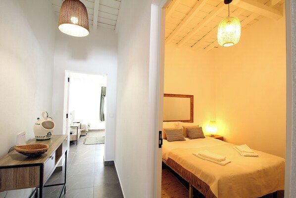 2 bedrooms, iron/ironing board, WiFi, bed sheets