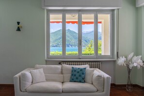 Smart-TV, Tischtennisplatte