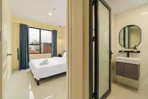 2 bedrooms - Serene 2BR Family friendly apt near Bui Vien (Thanh pho Ho Chi Minh)