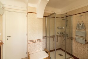 House | Bathroom shower - Casa Alina by Wonderful Italy (Fasano)