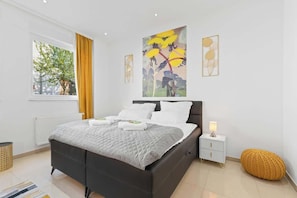2 bedrooms, desk, iron/ironing board, free WiFi