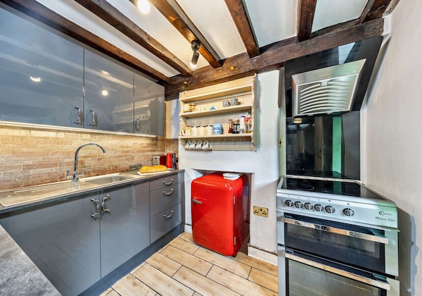 Fridge, microwave, oven, cookware/dishes/utensils