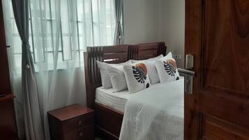 2 chambres, fer et planche Ă repasser, Wi-Fi, draps fournis