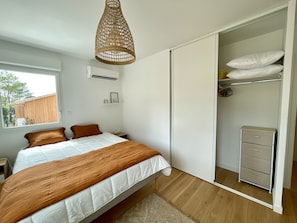 2 chambres, fer et planche à repasser, accès au Wi-Fi (inclus)