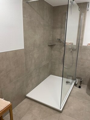 Hair dryer, towels, soap, toilet paper - Ihr Zweites zu Hause (Minheim)