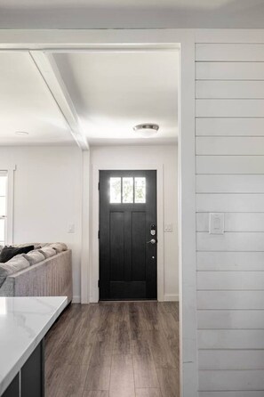 Interior - Neighborhood Nest In Quiet Area (Charleston)