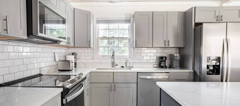 Neighborhood Nest In Quiet Area