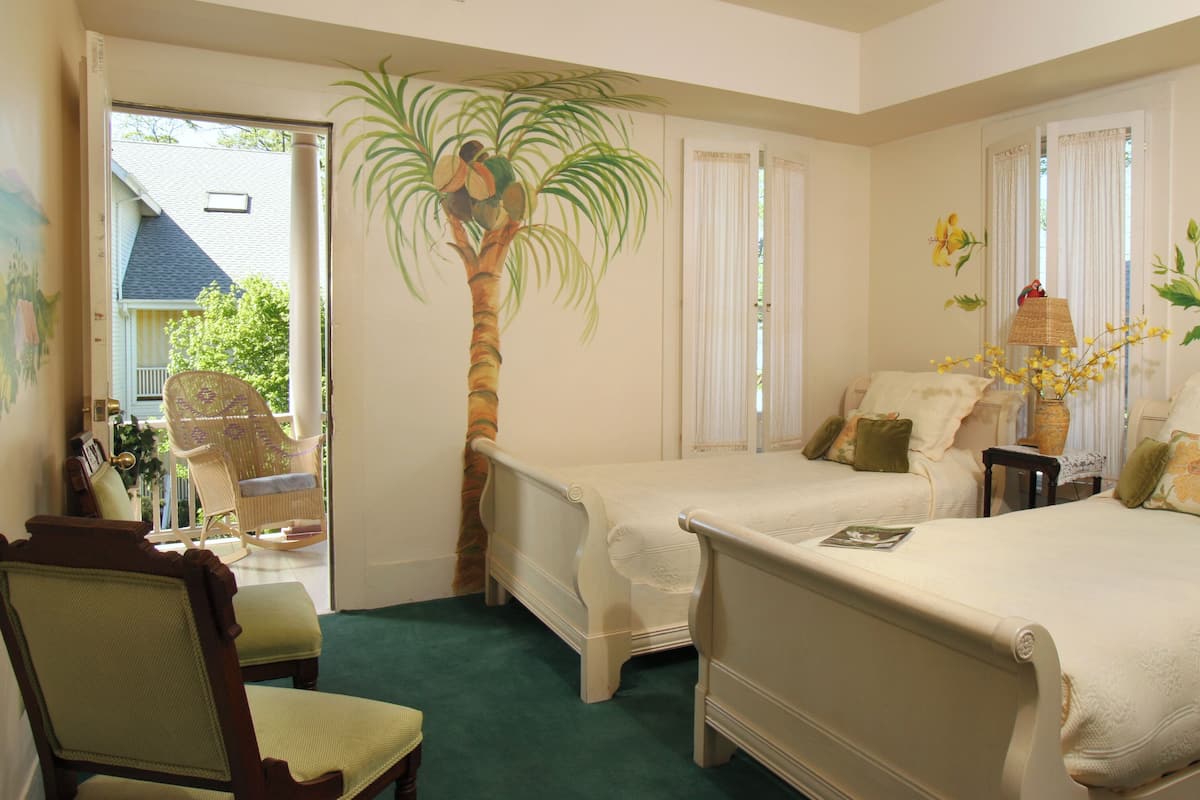 210 Isabel Allende | 1 bedroom, hypo-allergenic bedding, down comforters