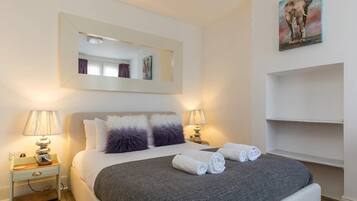 2 bedrooms, iron/ironing board, free WiFi, bed sheets