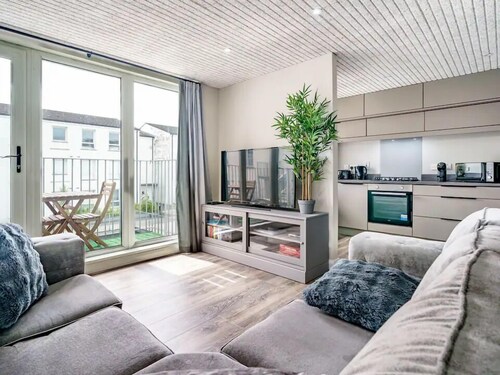 Historical West Belfast | 5 Mins to City Centre - Pass the Keys
