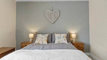 2 chambres, fer et planche Ă repasser, Wi-Fi gratuit, draps fournis