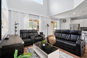 TV - 6 Bedrooms/ 5.5 Bathrooms/ Veranda Palms (2518 DC) (Kissimmee)