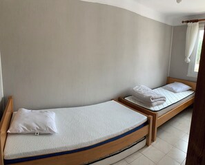 3 bedrooms, iron/ironing board