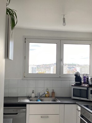 Fridge, microwave, oven, stovetop - Exceptional apartment near Paris (Asnières-sur-Seine)