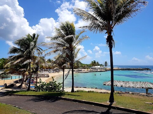 Sea view studio with water tank