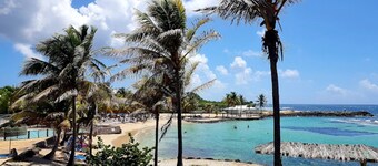 Sea view studio with water tank