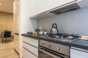 Fridge, microwave, oven, stovetop