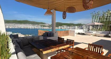 Beautiful big house with spectacular view and 2 pools. Welcome!