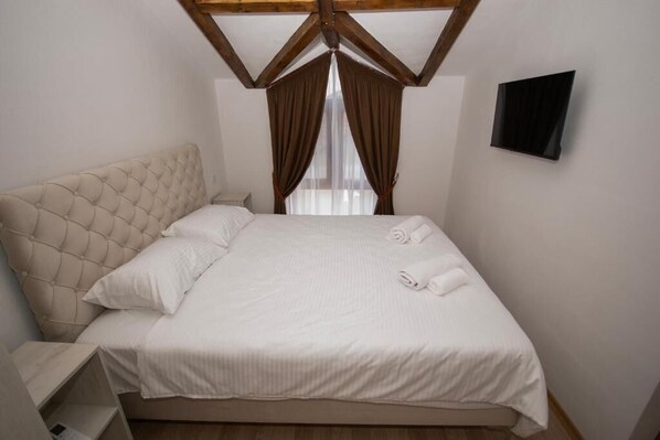 1 bedroom, WiFi, bed sheets