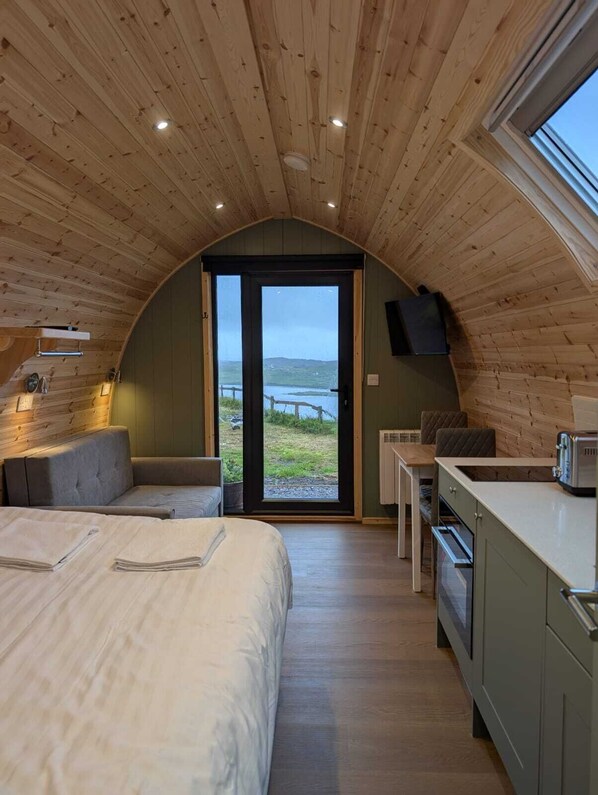 Iron/ironing board, free WiFi