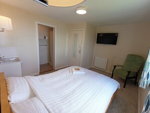 Iron/ironing board, free WiFi - Westings Inn (Whiteness)