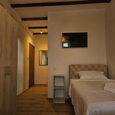 Triple Room with Bathroom - Arаbeska Family Winery & Apartments