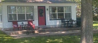 Newly renovated kitchenette. The Cozy cottage at the Marion County Lake.