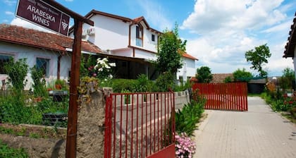 Triple Room with Mountain View - Arаbeska Family Winery & Apartments