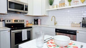 Coffee/tea maker, fridge, microwave, oven - Walk to Forsyth Park | Heart of Historic Savannah (Savannah)