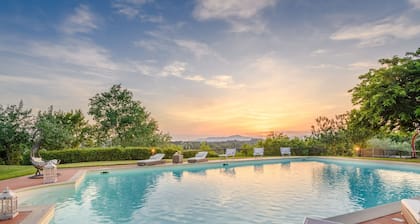 Villa San Miniato Corniano: Iconic 5 Bedrooms Farmhouse with Pool