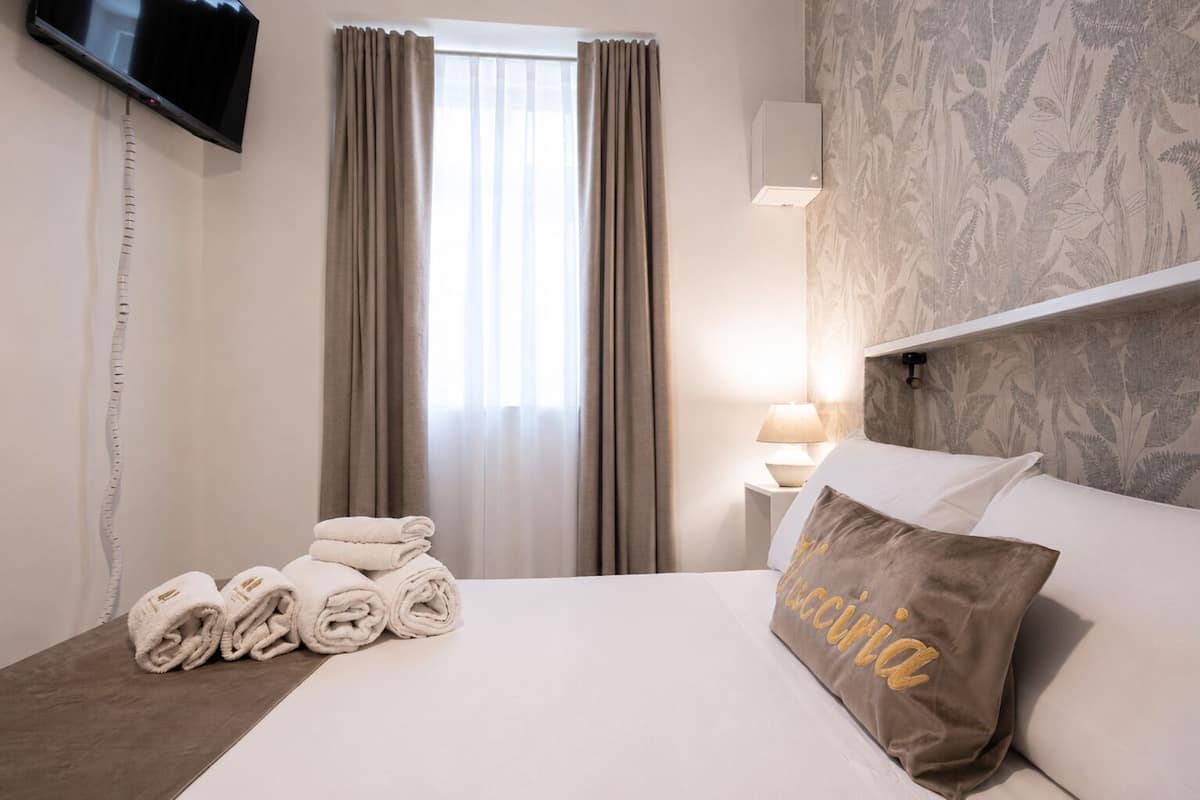 Dobbeltrom – comfort | Sengetøy av topp kvalitet, dundyner, minibar og safe på rommet