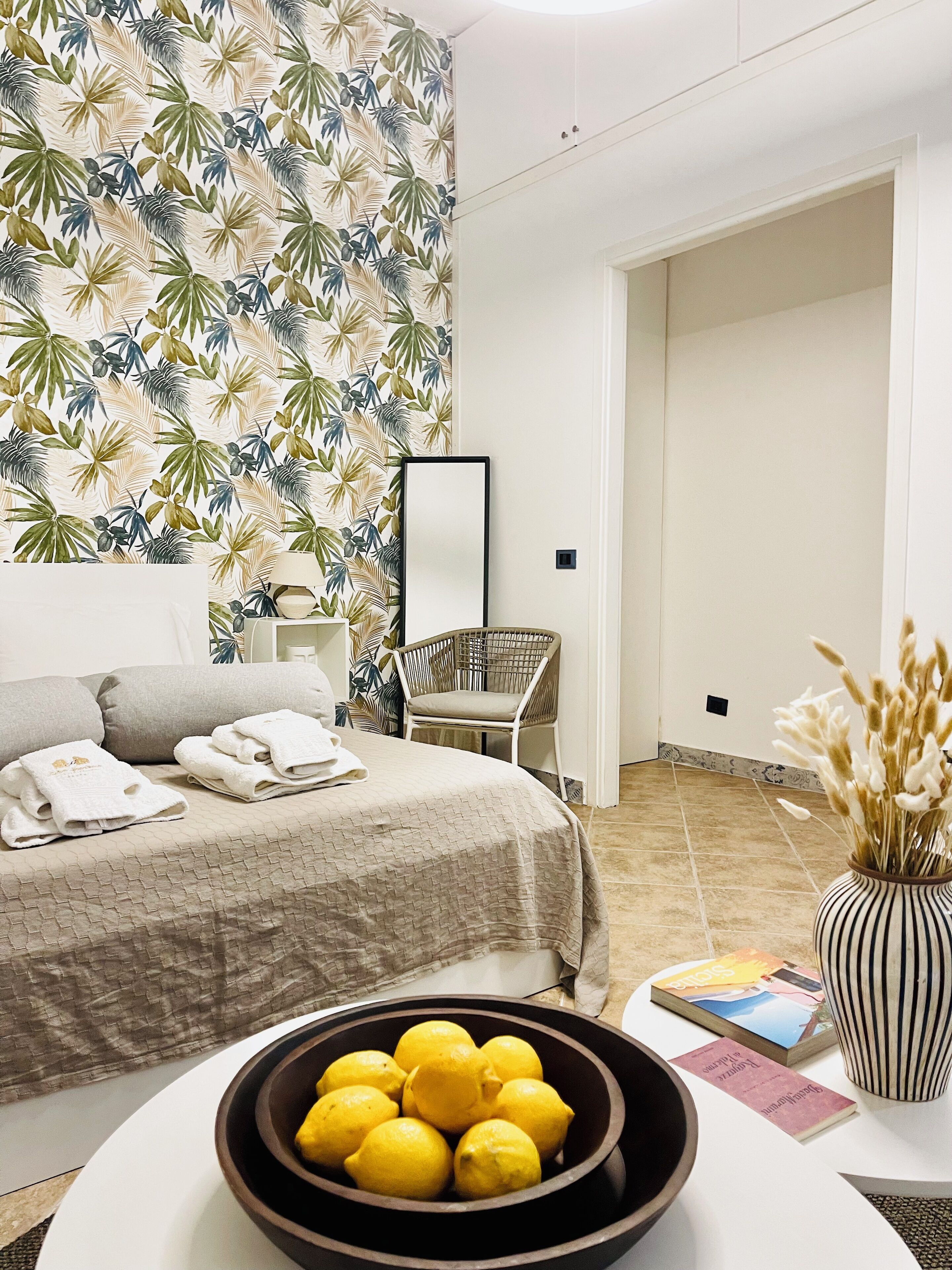 华丽双人房, 庭院景观 | 高档床上用品、羽绒被、迷你吧、客房内保险箱