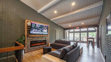 Smart TV, video games