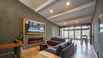 Smart TV, video games