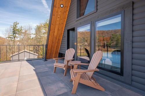 Cove Creek Lodge: 201 Poolside Double Queen Fireplace Room