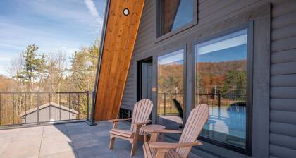 Cove Creek Lodge: 201 Poolside Double Queen Fireplace Room