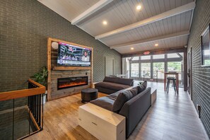 Smart TV, video games