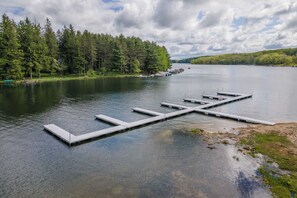 Marina - Cove Creek Lodge: 206 Standard King Room (Oakland)