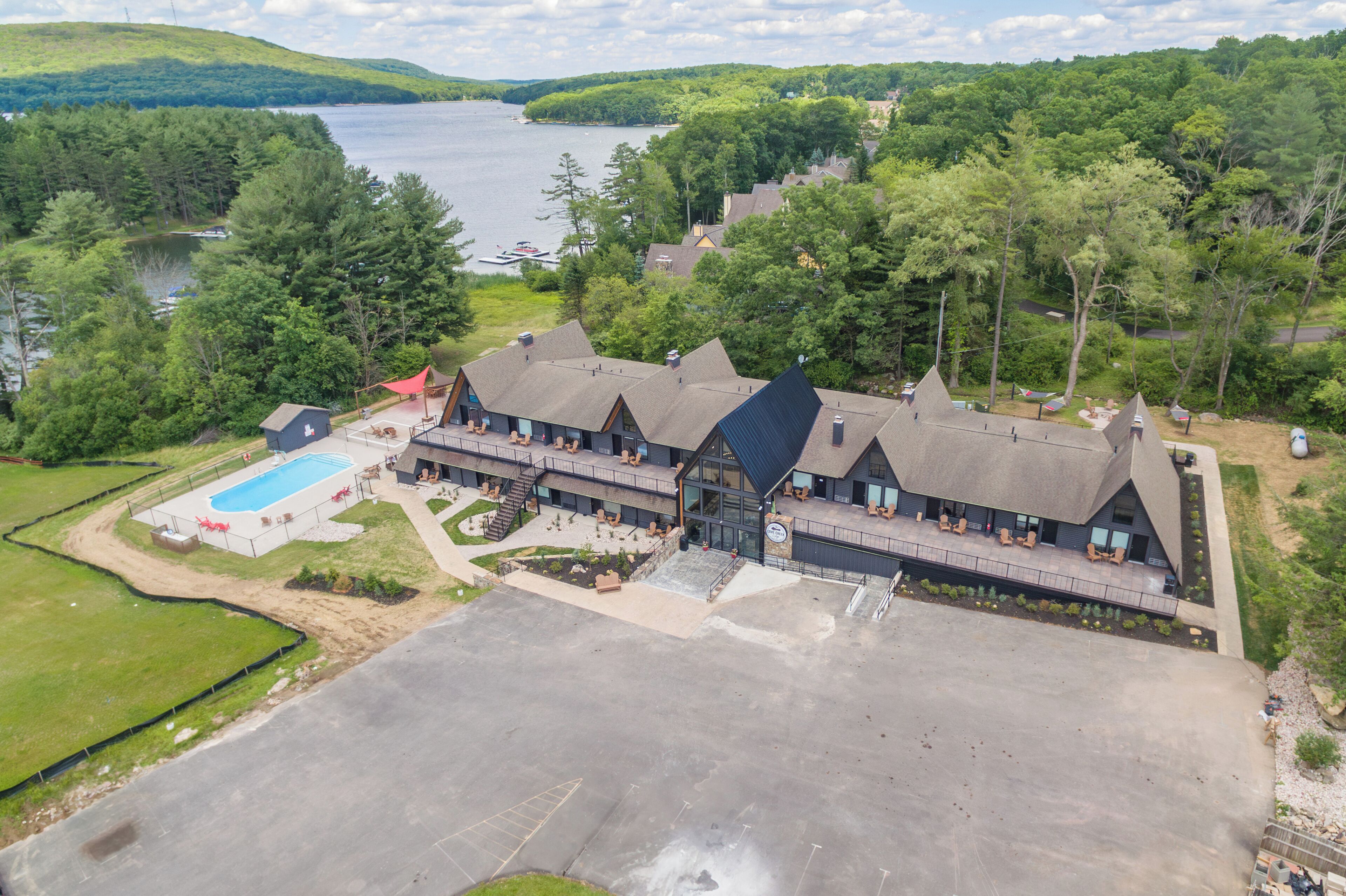 المنشأة من الخارج