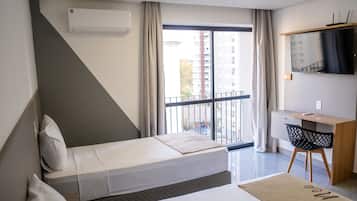 Camera Standard con 2 letti singoli, 2 letti singoli | Una cassaforte in camera, una scrivania, postazione laptop