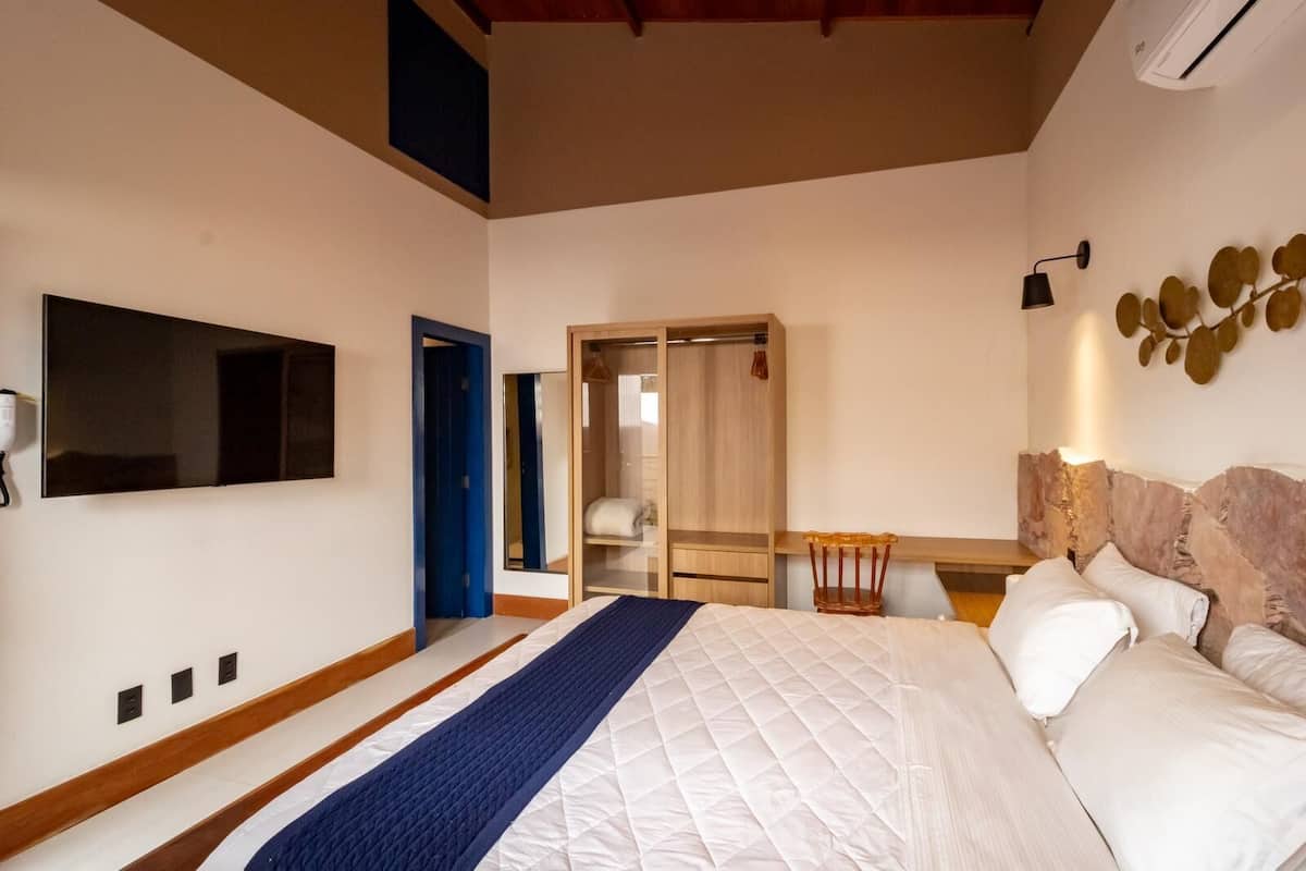 Comfort Room | Free WiFi