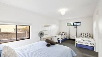 4 Schlafzimmer, Bügeleisen/Bügelbrett, Internetzugang, Bettwäsche