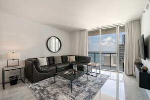 Living area - ICON W BRICKELL BY IMD MIAMI VACATION RENTALS CHARMING OCEAN VIEW 2BR/1BA (Miami)