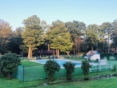 The Dancing Bear Den at Blue Knob