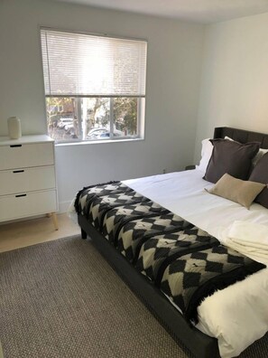 3 bedrooms, desk, iron/ironing board, WiFi