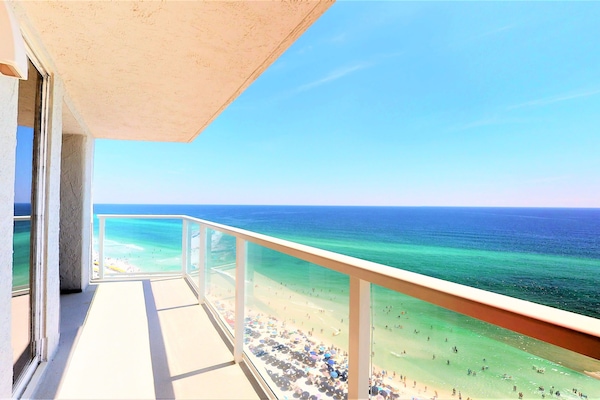 Apartemen (Beachside II 4365) | Balkon