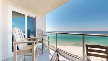 Apartment (Beachside II 4329) | Balcony